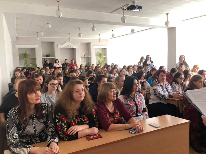 Свято триває